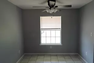 215 Grand Prix Dr, Crestview, FL 32536 - Photo 8