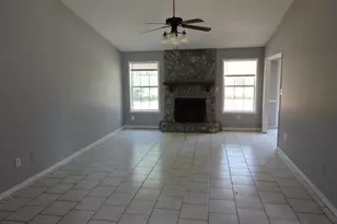 215 Grand Prix Dr, Crestview, FL 32536 - Photo 2