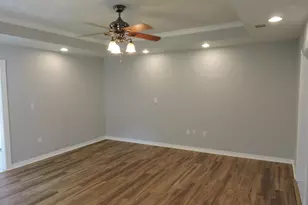 211 Westview Dr, Crestview, FL 32536 - Photo 2