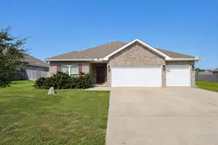 1110 Shoal River Dr, Crestview, FL 32539 - Photo 2