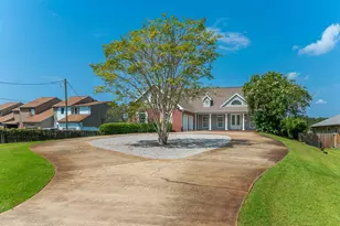 553 Cove Dr, Fort Walton Beach, FL 32547 - Photo 4