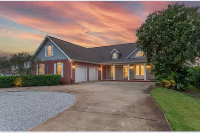 553 Cove Drive, Fort Walton Beach, FL 32547 - Photo 2