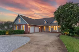 553 Cove Dr, Fort Walton Beach, FL 32547 - Photo 2