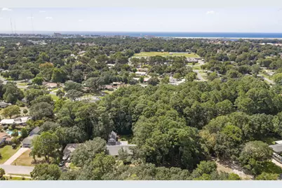 324 NW Lake Drive, Fort Walton Beach, FL 32548 - Photo 8