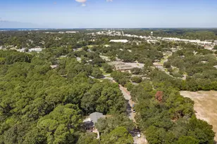 324 NW Lake Dr, Fort Walton Beach, FL 32548 - Photo 16