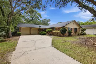 716 Bradford Dr, Fort Walton Beach, FL 32547 - Photo 1