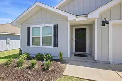 211 Laurel Hill Street, Crestview, FL 32539 - Photo 6