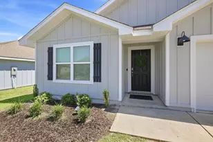 211 Laurel Hl St, Crestview, FL 32539 - Photo 6