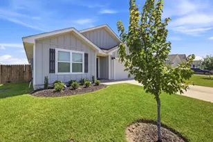 211 Laurel Hl St, Crestview, FL 32539 - Photo 4