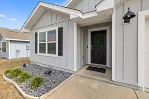 211 Laurel Hl St, Crestview, FL 32539 - Photo 2