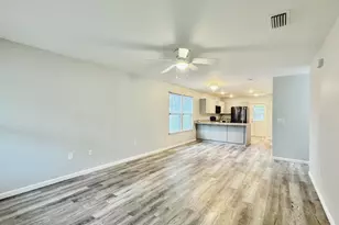 704 E Chestnut Ave, Crestview, FL 32539 - Photo 2