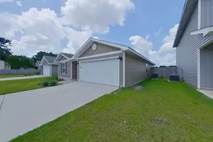 416 Monarch Ln, Pensacola, FL 32503 - Photo 2