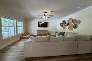 927 Black Creek Blvd, Freeport, FL 32439 - Photo 6