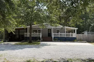 927 Black Creek Blvd, Freeport, FL 32439 - Photo 2