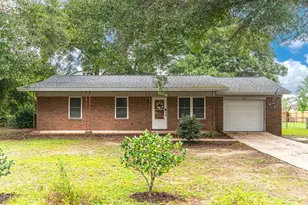 2317 Lewis St, Crestview, FL 32536 - Photo 2