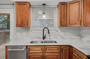 2317 Lewis St, Crestview, FL 32536 - Photo 10