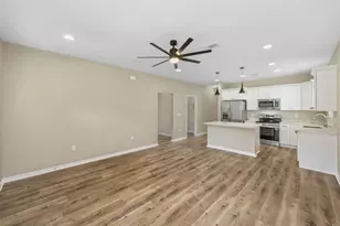 607 Amos St, Crestview, FL 32539 - Photo 2