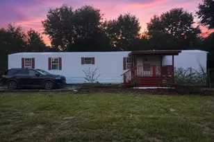 221 Leonardo Ln, Defuniak Springs, FL 32433 - Photo 2