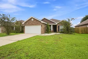 659 Teal St, Crestview, FL 32539 - Photo 2