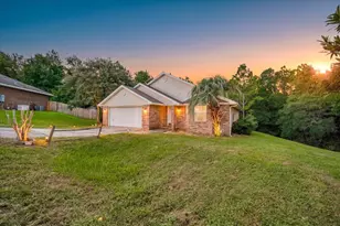 5327 Whitney Ct, Crestview, FL 32536 - Photo 2
