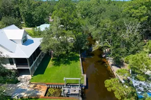 400 Pitts Bayshore Dr, Freeport, FL 32439 - Photo 2