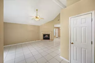 388 Rosewood St, Mary Esther, FL 32569 - Photo 4