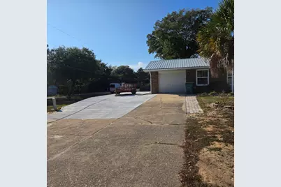 75 7th Street, Shalimar, FL 32579 - Photo 2