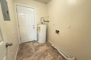 303 Springwood Cir, Crestview, FL 32536 - Photo 8