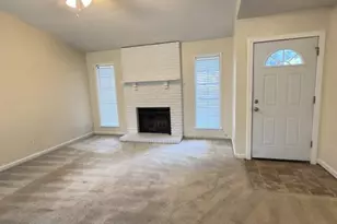 303 Springwood Cir, Crestview, FL 32536 - Photo 2