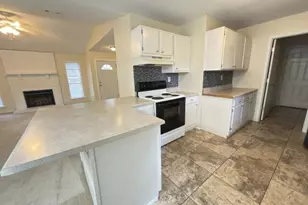303 Springwood Cir, Crestview, FL 32536 - Photo 6