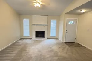 303 Springwood Cir, Crestview, FL 32536 - Photo 2
