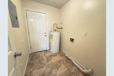 303 Springwood Circle, Crestview, FL 32536 - Photo 6