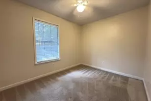 303 Springwood Cir, Crestview, FL 32536 - Photo 14