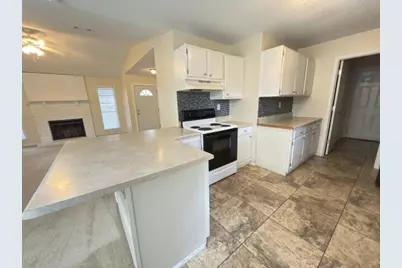 303 Springwood Circle, Crestview, FL 32536 - Photo 4
