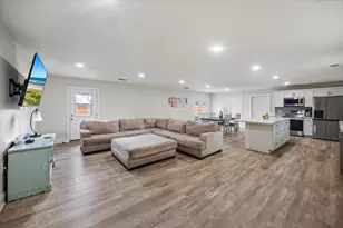 1010 Boulevard De La Parisienne, Mary Esther, FL 32569 - Photo 6