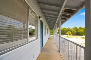 201 E College Blvd, Niceville, FL 32578 - Photo 18