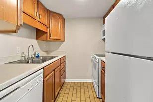 201 E College Blvd, Niceville, FL 32578 - Photo 1