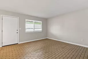 201 E College Blvd, Niceville, FL 32578 - Photo 4