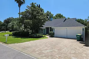 1131 Bay, Destin, FL 32541 - Photo 2