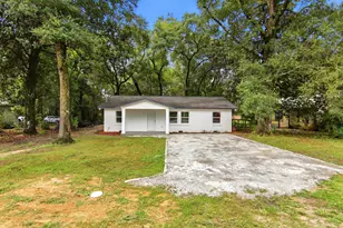 101 W Live Oak Ave, Defuniak Springs, FL 32435 - Photo 2