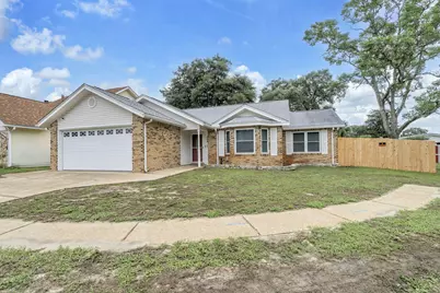 200 Woodland Park Circle, Mary Esther, FL 32569 - Photo 4