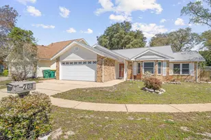200 Woodland Park Cir, Mary Esther, FL 32569 - Photo 1