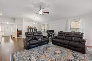 109 Ridgeway Cir, Crestview, FL 32536 - Photo 4