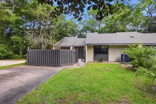 1000 Bay Dr, Niceville, FL 32578 - Photo 8