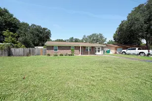 45 11th St, Shalimar, FL 32579 - Photo 4