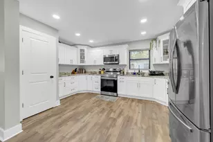 415 Avon Ln, Mary Esther, FL 32569 - Photo 10