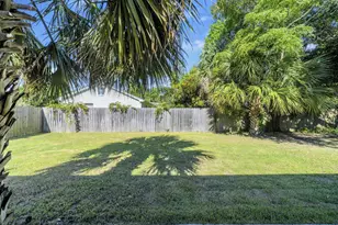 415 Avon Ln, Mary Esther, FL 32569 - Photo 32
