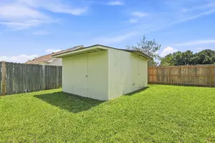 907 Pinellas Dr, Crestview, FL 32536 - Photo 48