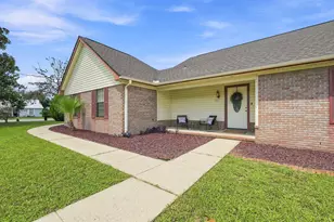 907 Pinellas Dr, Crestview, FL 32536 - Photo 4