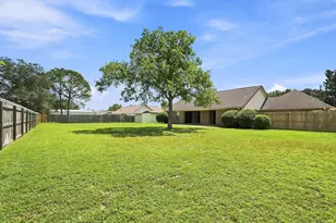 907 Pinellas Dr, Crestview, FL 32536 - Photo 44